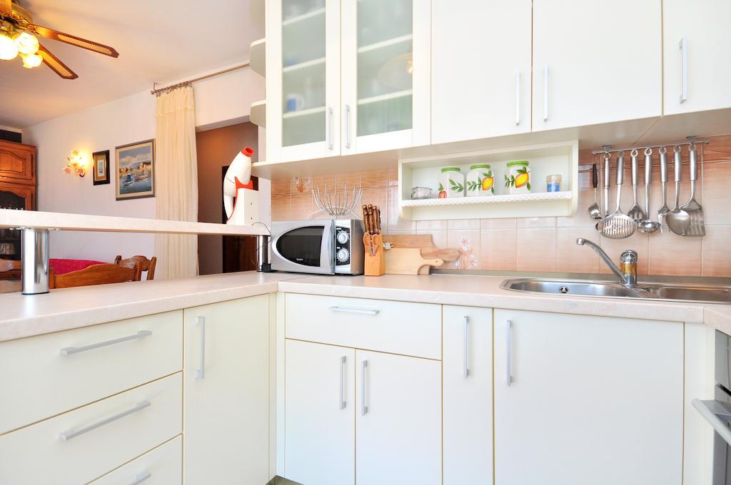 Apartments Sakal Trogir Oda fotoğraf