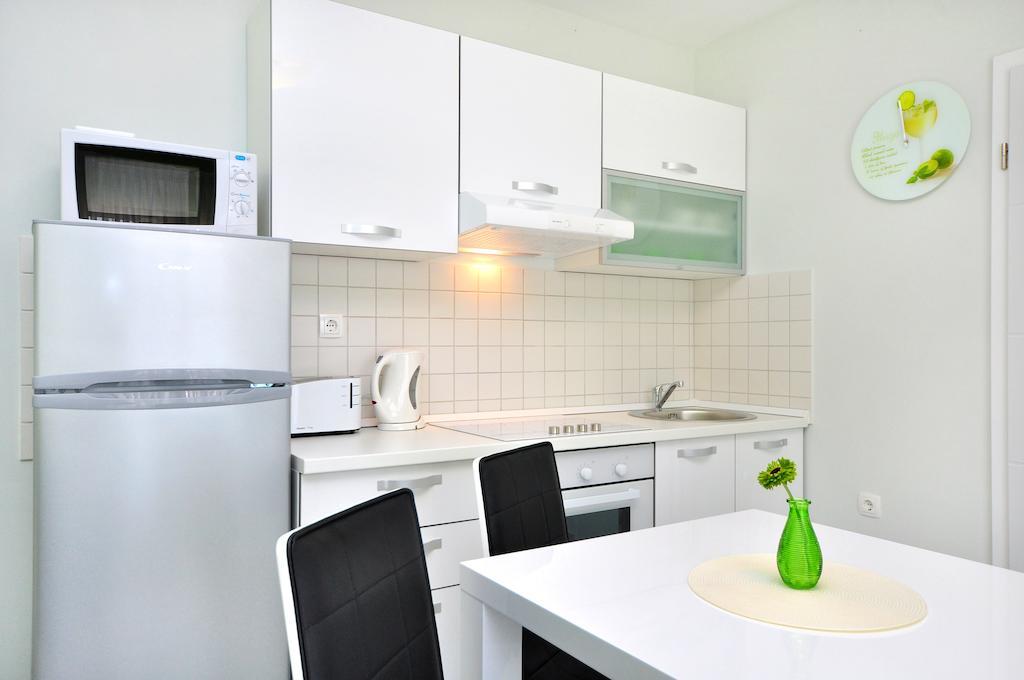 Apartments Sakal Trogir Oda fotoğraf