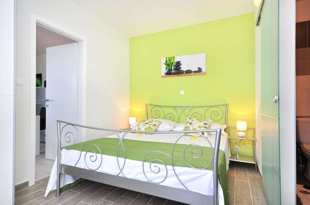 Apartments Sakal Trogir Oda fotoğraf