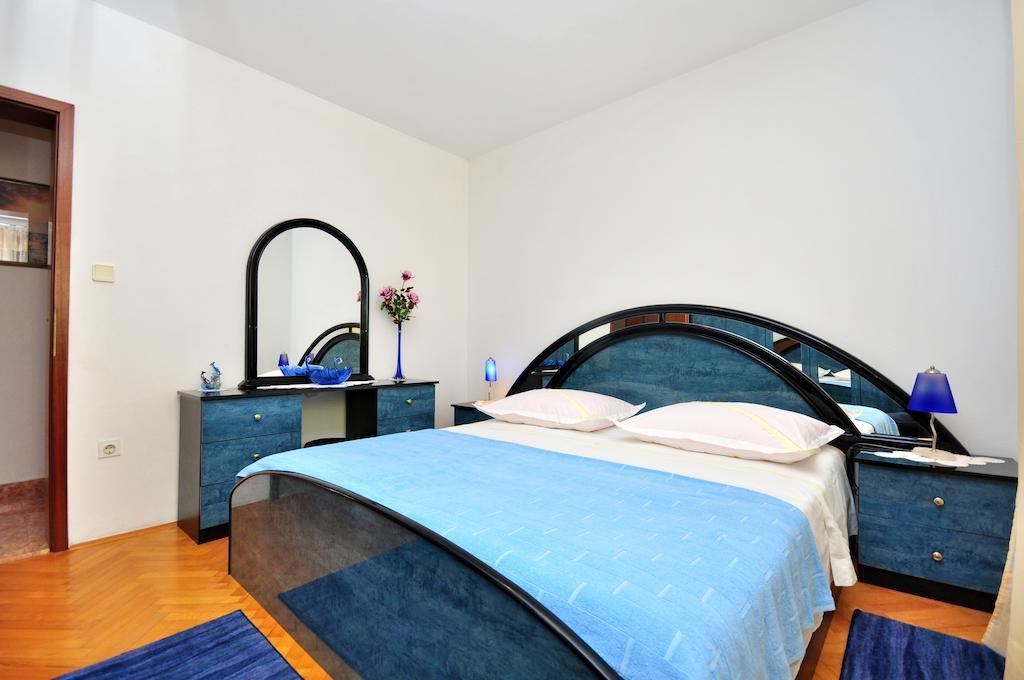 Apartments Sakal Trogir Oda fotoğraf