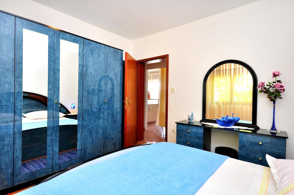Apartments Sakal Trogir Oda fotoğraf